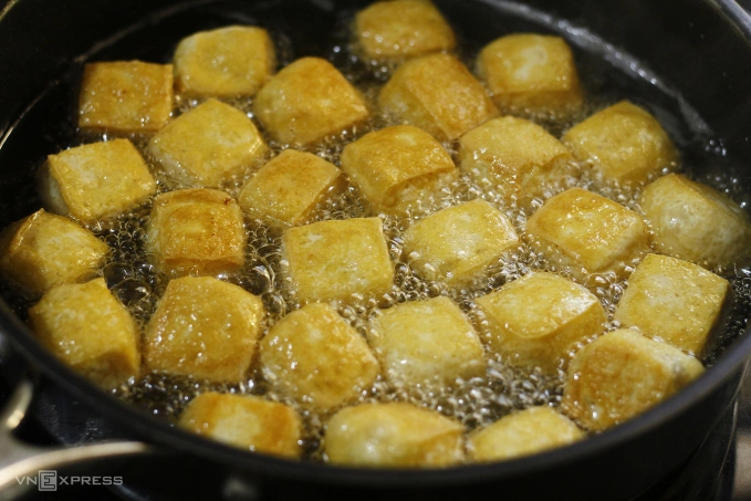 Có nên tái sử dụng dầu ăn cũ không? Copy